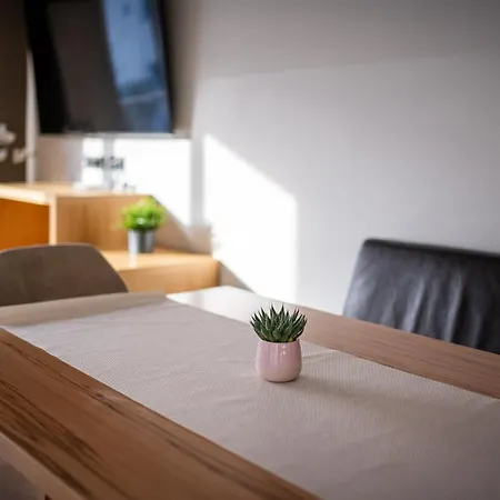 Elinas Mountain Views カプルーン