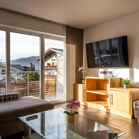 Elinas Mountain Views アパートホテル