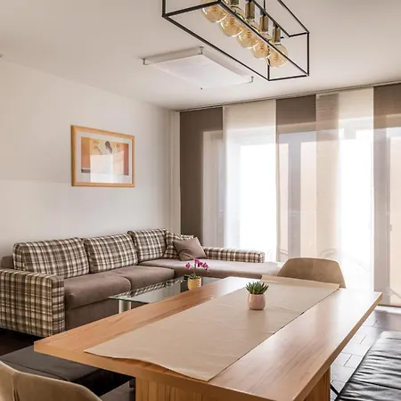 Elinas Mountain Views カプルーン