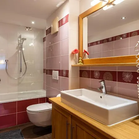 アパートホテル Elinas Mountain Views