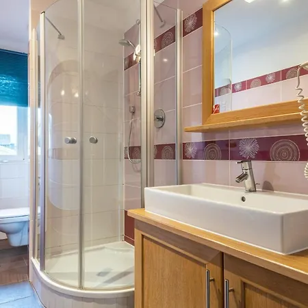 アパートホテル Elinas Mountain Views カプルーン