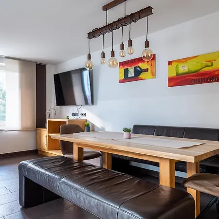 Elinas Mountain Views アパートホテル