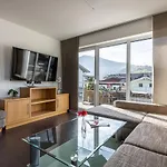 Elinas Mountain Views 3* Капрун