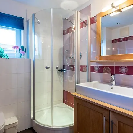 Elinas Mountain Views 3* كابرون