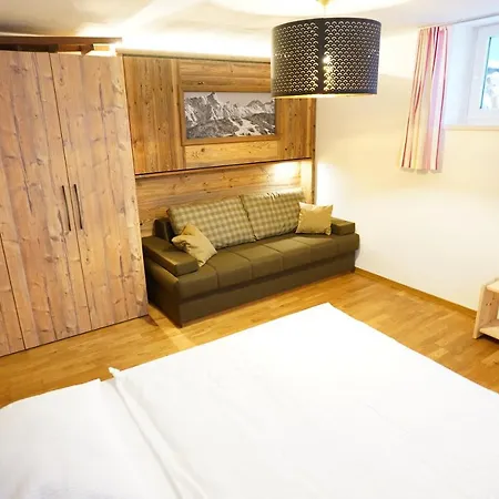 Elinas Mountain Views Aparthotel Kaprun