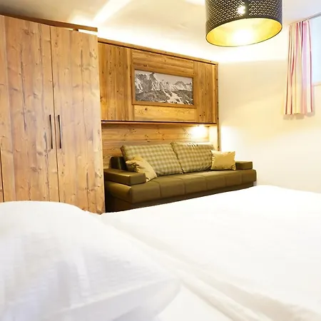 Elinas Mountain Views Aparthotel