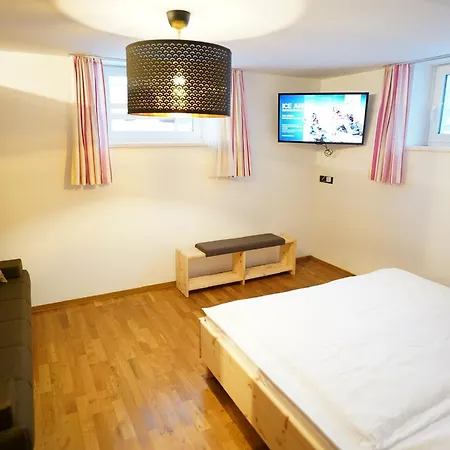 Elinas Mountain Views Aparthotel Kaprun