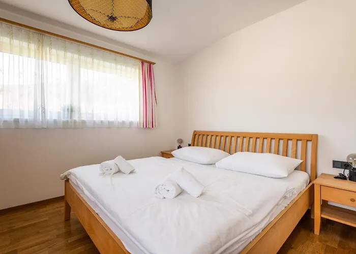 Elinas Mountain Views Lejlighedshotel